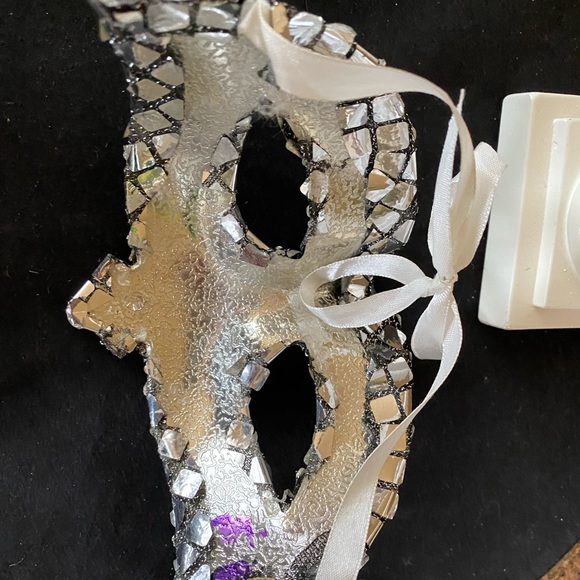 Silver Mosaic Style Bling Eye Mask w/White Ribbon Tie Decor - Picture 9 of 12